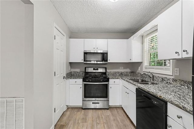 303 Ivy Terrace Drive, Dallas, GA 30157