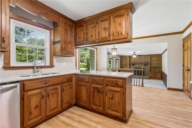 300 Moss AVE, Seaford, VA 23696