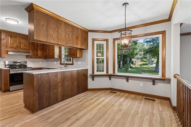 300 Moss AVE, Seaford, VA 23696