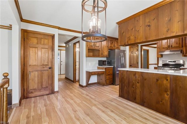 300 Moss AVE, Seaford, VA 23696