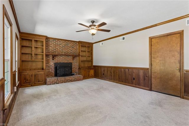 300 Moss AVE, Seaford, VA 23696