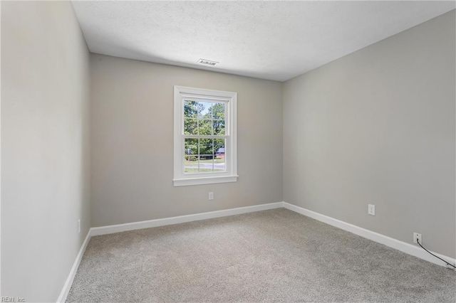 300 Moss AVE, Seaford, VA 23696