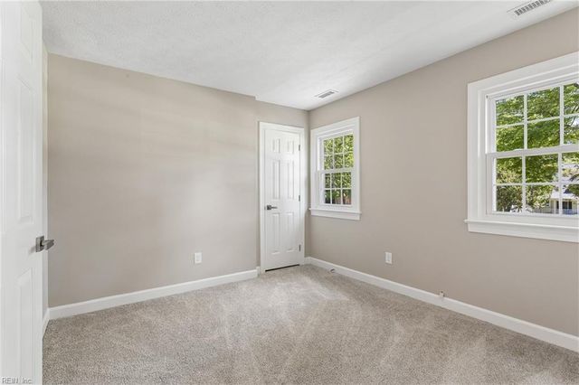 300 Moss AVE, Seaford, VA 23696