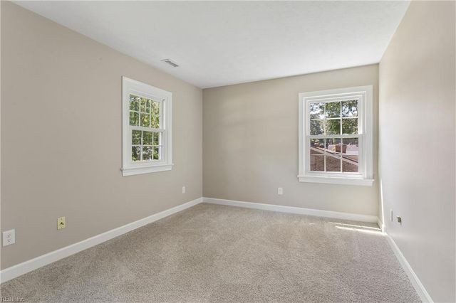 300 Moss AVE, Seaford, VA 23696