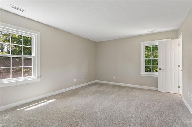 300 Moss AVE, Seaford, VA 23696