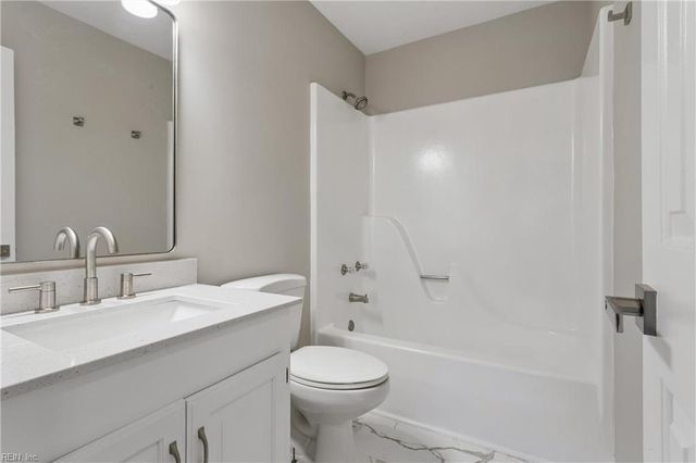 300 Moss AVE, Seaford, VA 23696