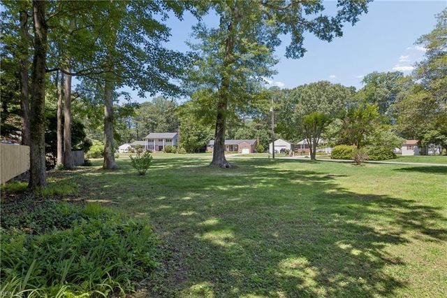 300 Moss AVE, Seaford, VA 23696