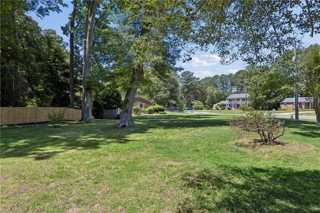 300 Moss AVE, Seaford, VA 23696