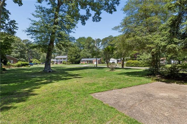 300 Moss AVE, Seaford, VA 23696