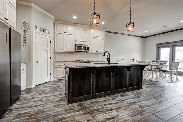 3232 Wakefield Road, Edmond, OK 73034