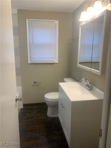 1469 Valentine Circle NW, Canton, OH 44708