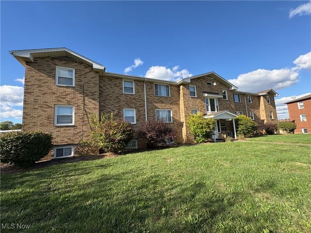 1469 Valentine Circle NW, Canton, OH 44708