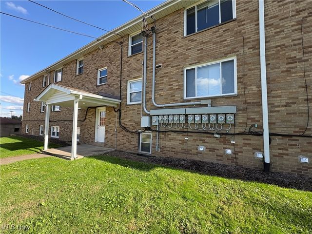 1469 Valentine Circle NW, Canton, OH 44708