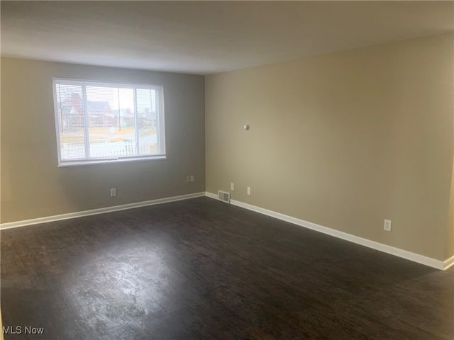 1469 Valentine Circle NW, Canton, OH 44708