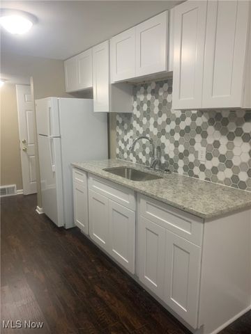 1469 Valentine Circle NW, Canton, OH 44708