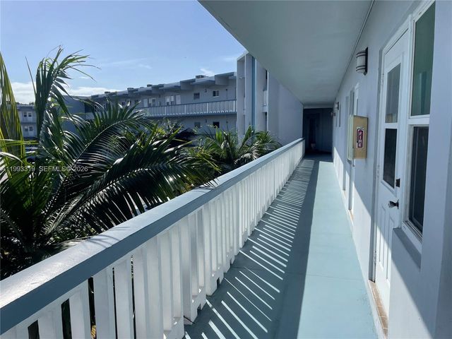 2300 Park Ln 208, Hollywood, FL 33021