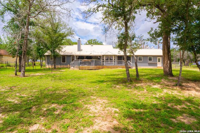 759 FALLING LEAVES DR, Adkins, TX 78101