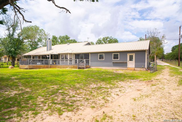 759 FALLING LEAVES DR, Adkins, TX 78101