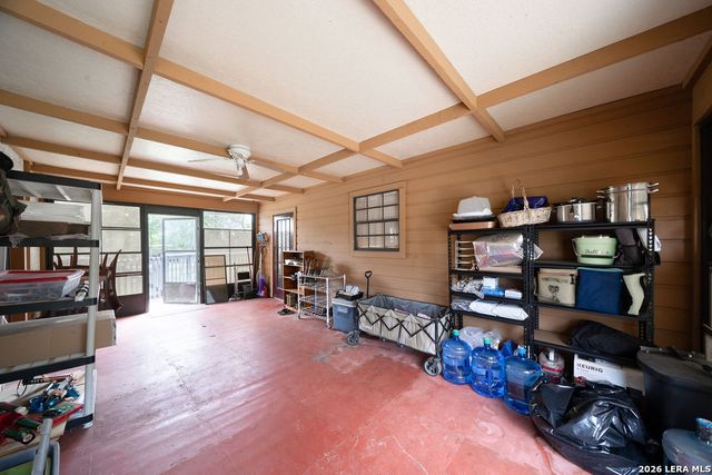 759 FALLING LEAVES DR, Adkins, TX 78101