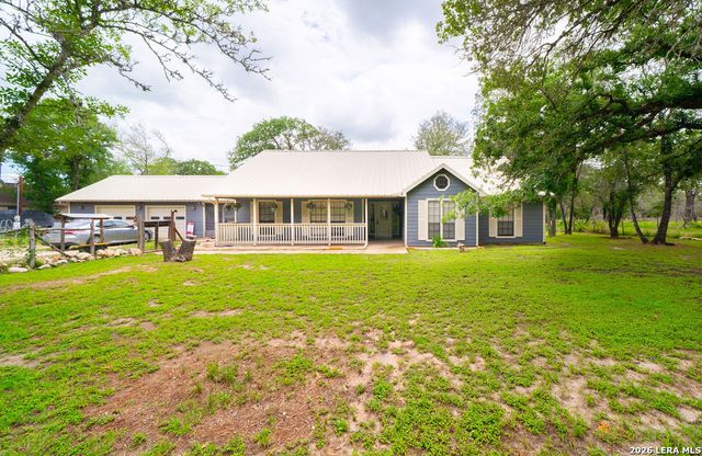 759 FALLING LEAVES DR, Adkins, TX 78101