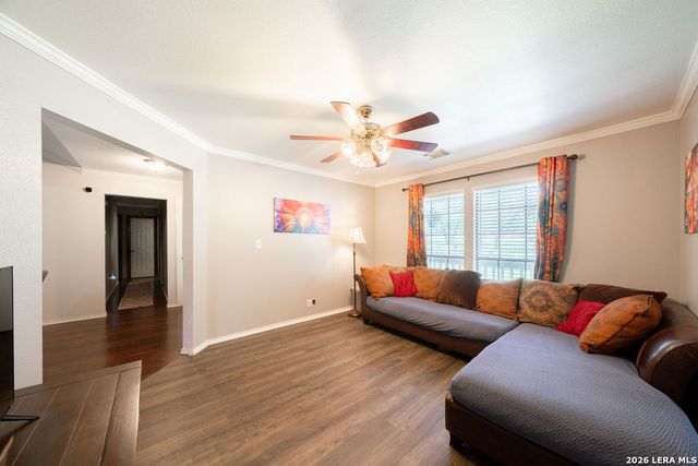 759 FALLING LEAVES DR, Adkins, TX 78101