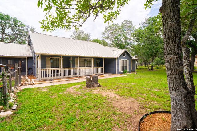 759 FALLING LEAVES DR, Adkins, TX 78101