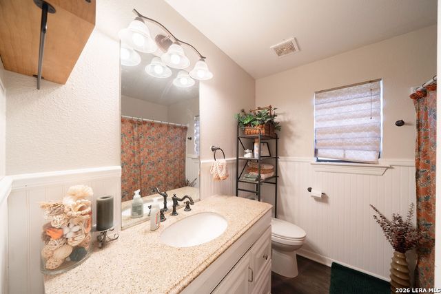 759 FALLING LEAVES DR, Adkins, TX 78101