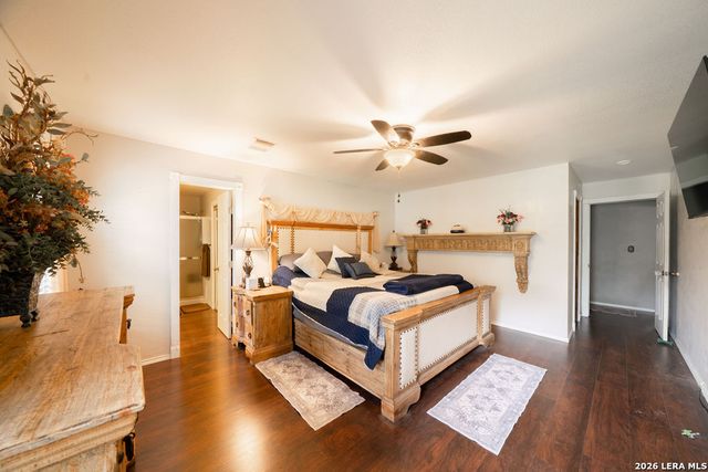 759 FALLING LEAVES DR, Adkins, TX 78101