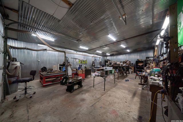 759 FALLING LEAVES DR, Adkins, TX 78101