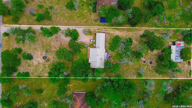 759 FALLING LEAVES DR, Adkins, TX 78101
