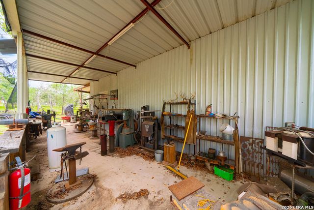 759 FALLING LEAVES DR, Adkins, TX 78101