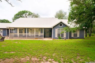 759 FALLING LEAVES DR, Adkins, TX 78101