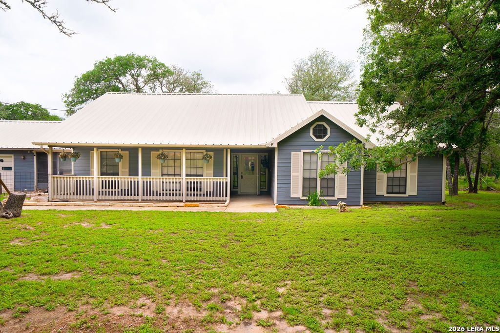 759 FALLING LEAVES DR, Adkins, TX 78101