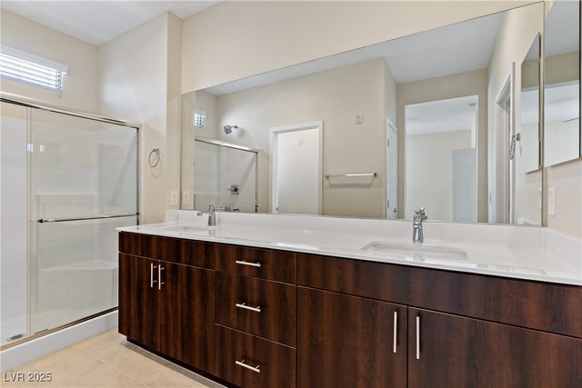 11250 Hidden Peak Avenue 201, Las Vegas, NV 89135