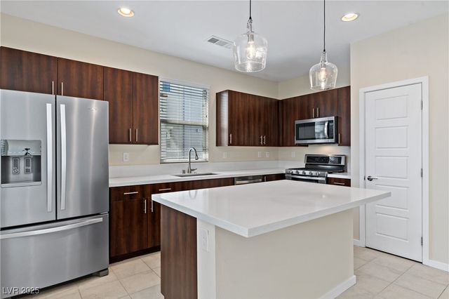 11250 Hidden Peak Avenue 201, Las Vegas, NV 89135