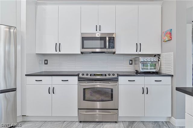 9057 Whitfield DR, Estero, FL 33928