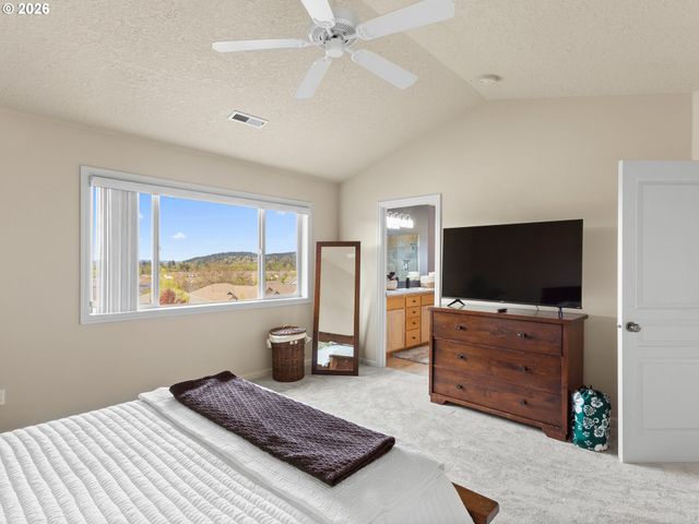 16321 Se WIDGEON Ct, Damascus, OR 97089