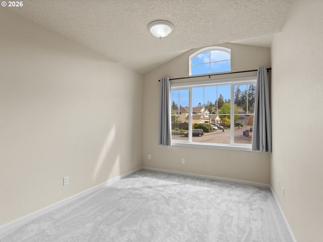 16321 Se WIDGEON Ct, Damascus, OR 97089