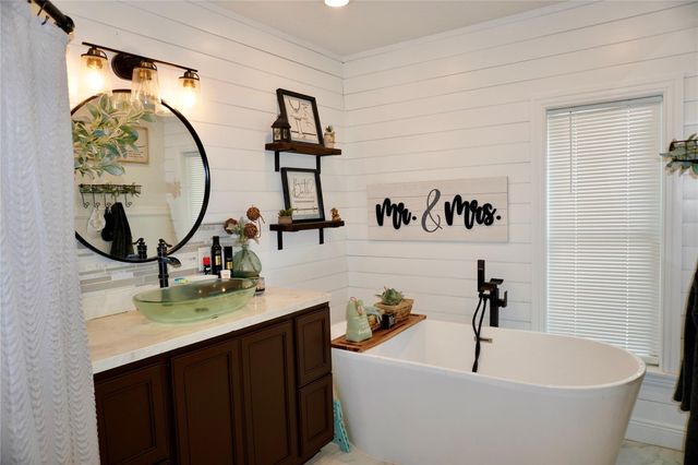 702 Road 5100, Cleveland, TX 77327