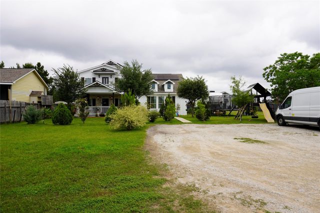 702 Road 5100, Cleveland, TX 77327