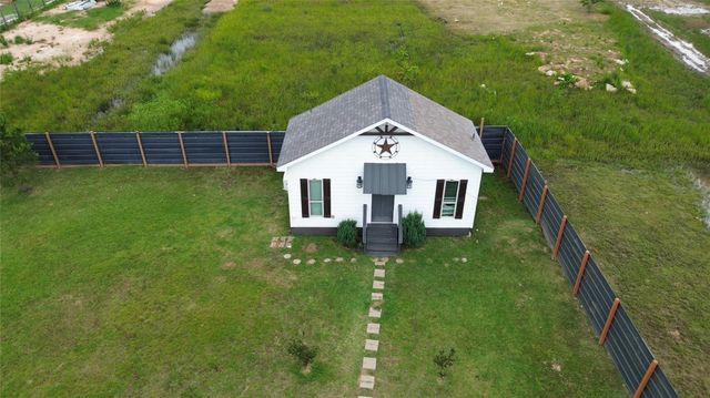 702 Road 5100, Cleveland, TX 77327
