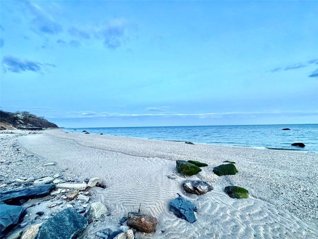 27 Atlantic Drive, Sound Beach, NY 11789