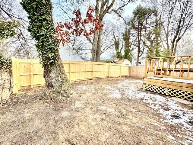 27 Atlantic Drive, Sound Beach, NY 11789