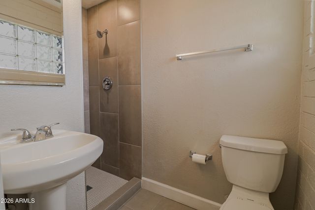 2936 W HIGHLAND Avenue, Phoenix, AZ 85017