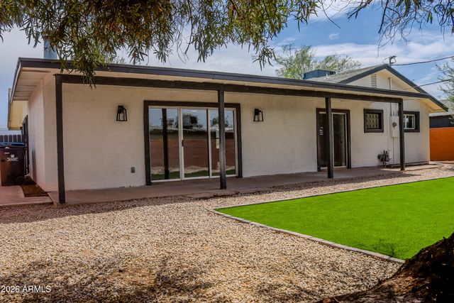 2936 W HIGHLAND Avenue, Phoenix, AZ 85017