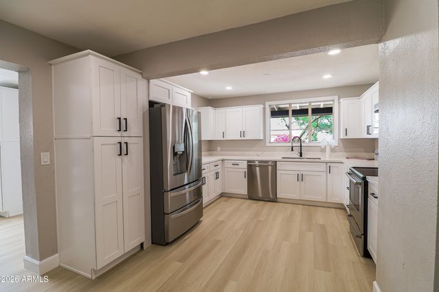 2936 W HIGHLAND Avenue, Phoenix, AZ 85017