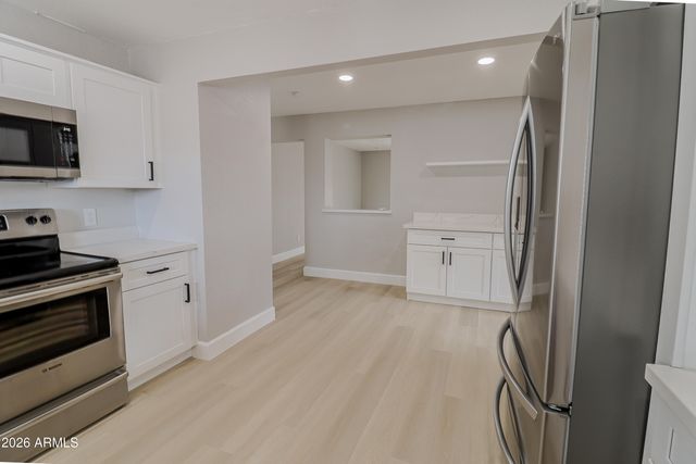 2936 W HIGHLAND Avenue, Phoenix, AZ 85017