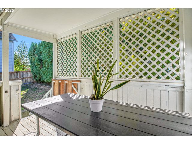 8325 Sw TERWILLIGER Blvd, Portland, OR 97219