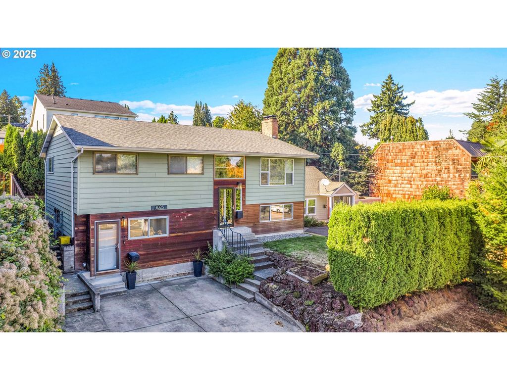 8325 Sw TERWILLIGER Blvd, Portland, OR 97219