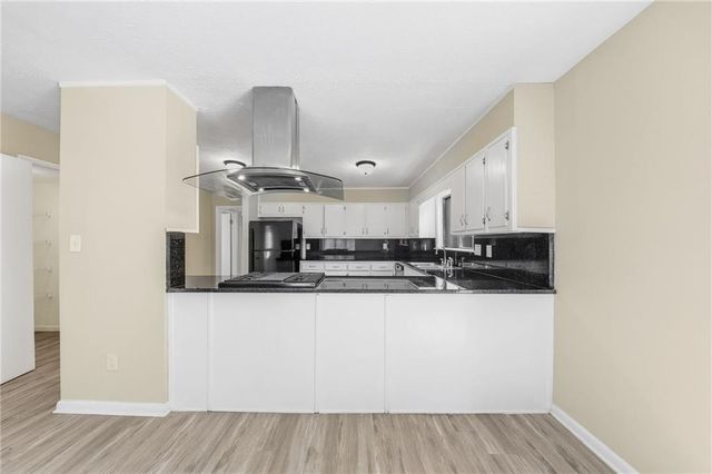 5006 Stoney Point Circle, Stone Mountain, GA 30088